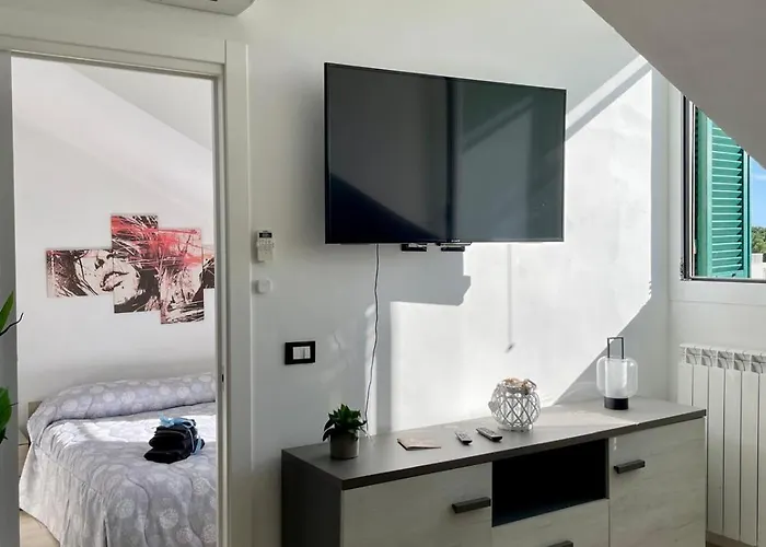 公寓 Mansardina 圣雷默